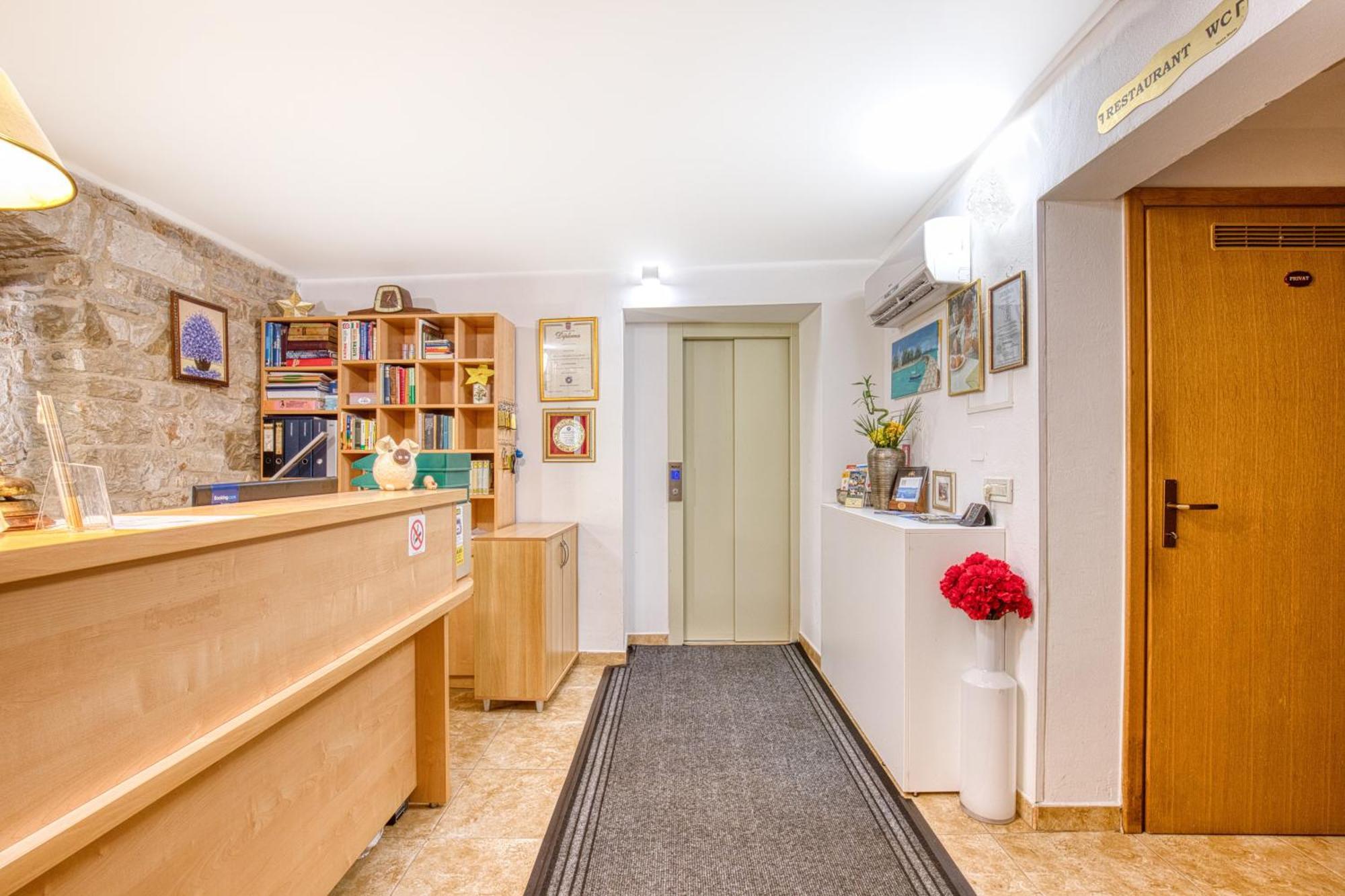 Boutique Hotel Santa Maria Novigrad Istria Exterior foto